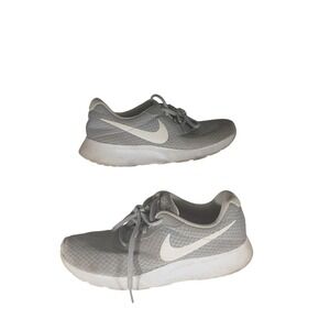 Nike Tanjun Running Shoes 8 Grey White Low Top Mesh Sneakers 812655-010